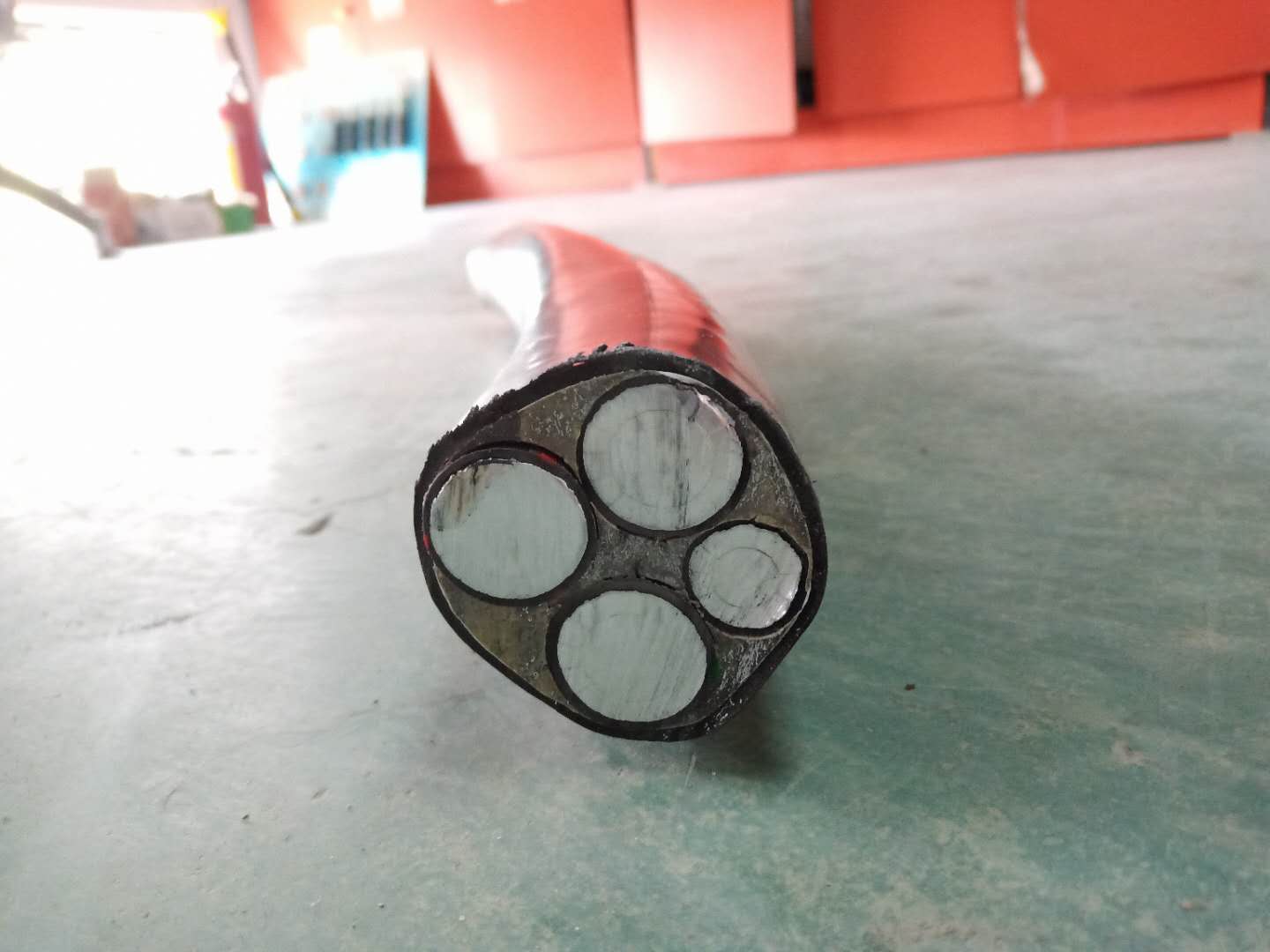 3×240+1×120平方阻燃鋁合金電纜 聚氯乙烯護(hù)套電纜